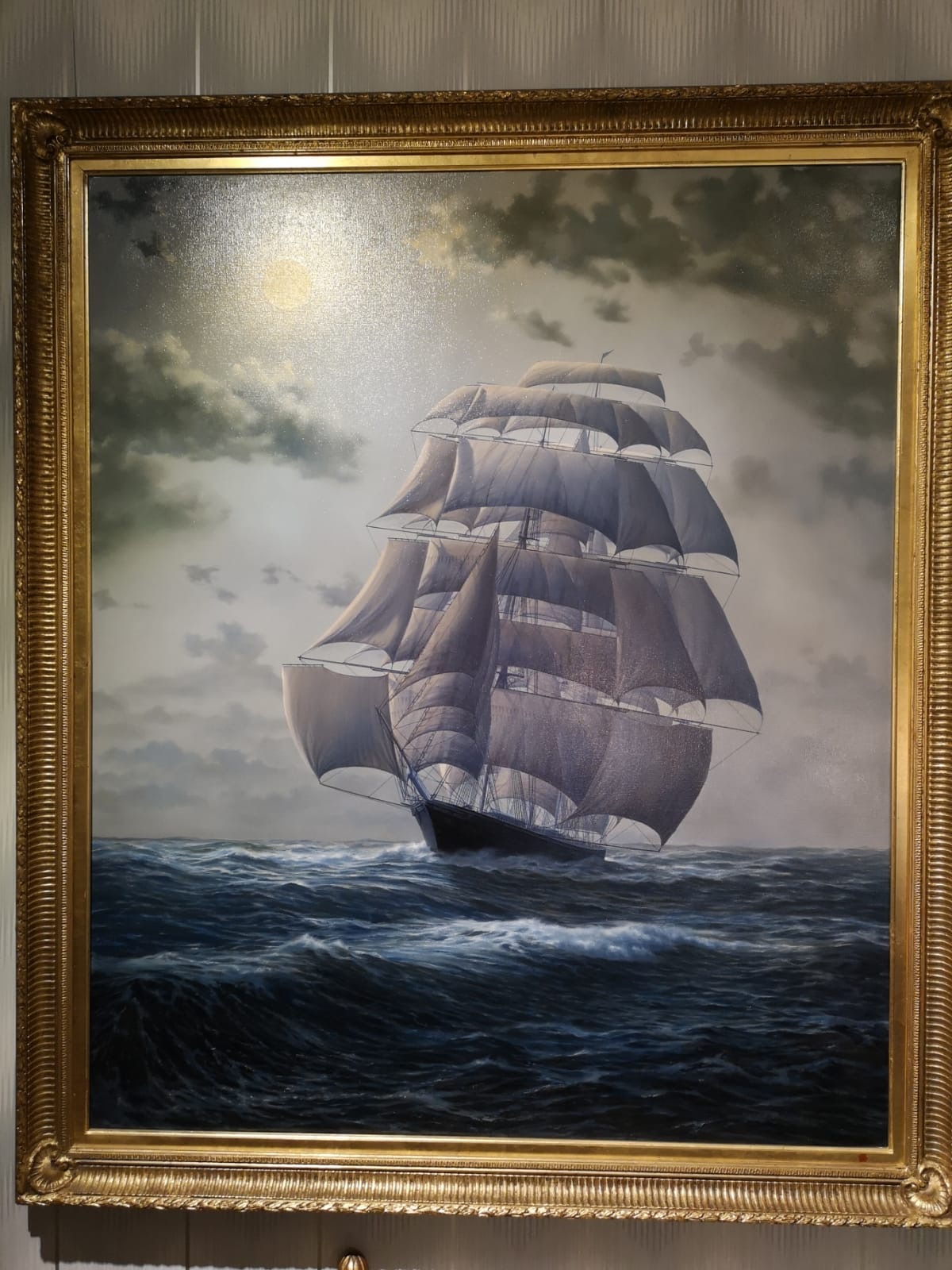 El Cutty Sark a la luz de la luna, óleo en su marco dorado